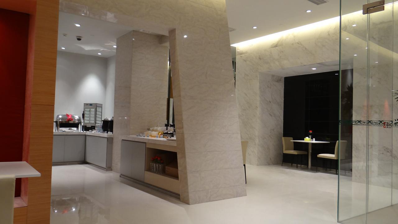 锦江之星三亚解放路免税购物公园酒店 外观 照片